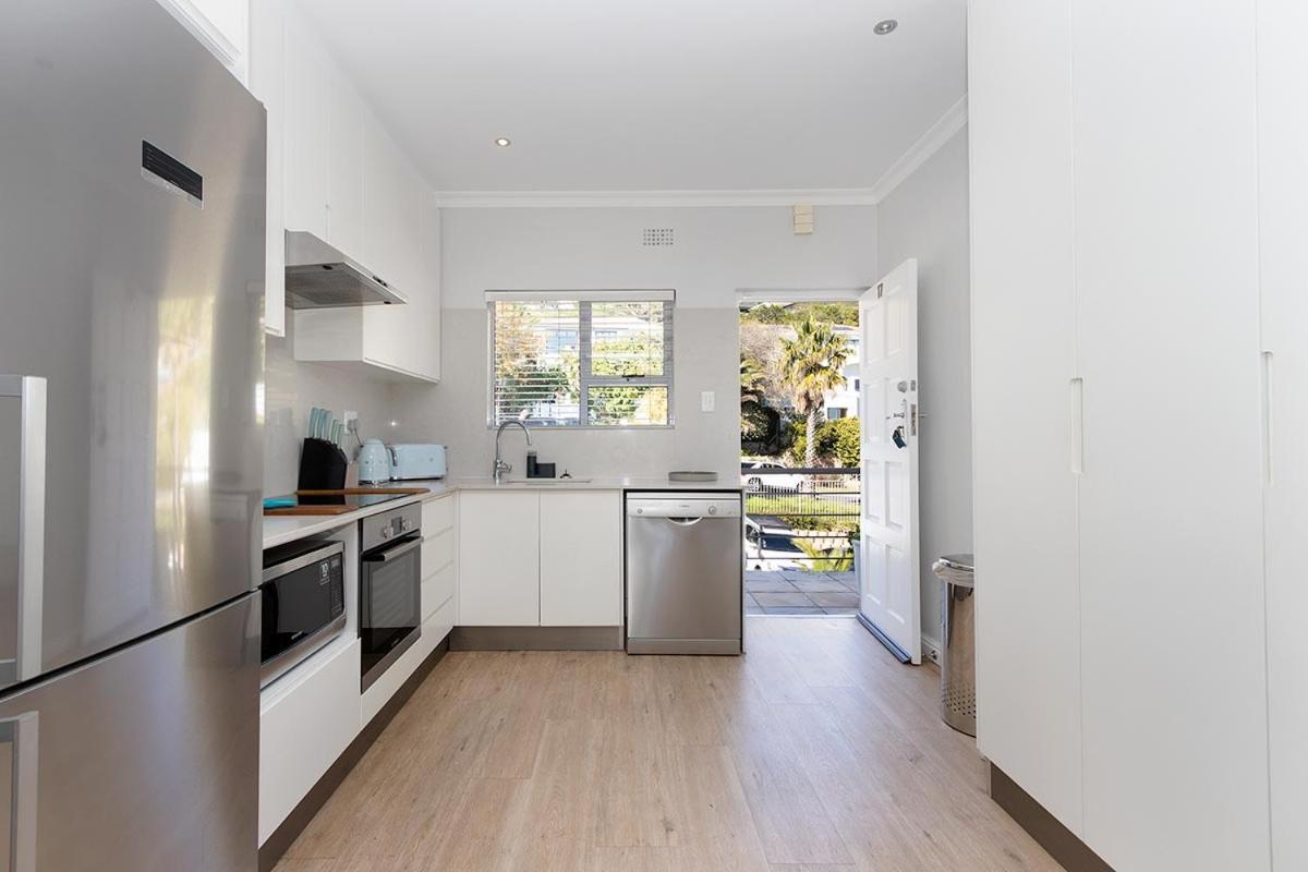 Stunning Sea View Apartment - Camps Bay Kapstaden Exteriör bild