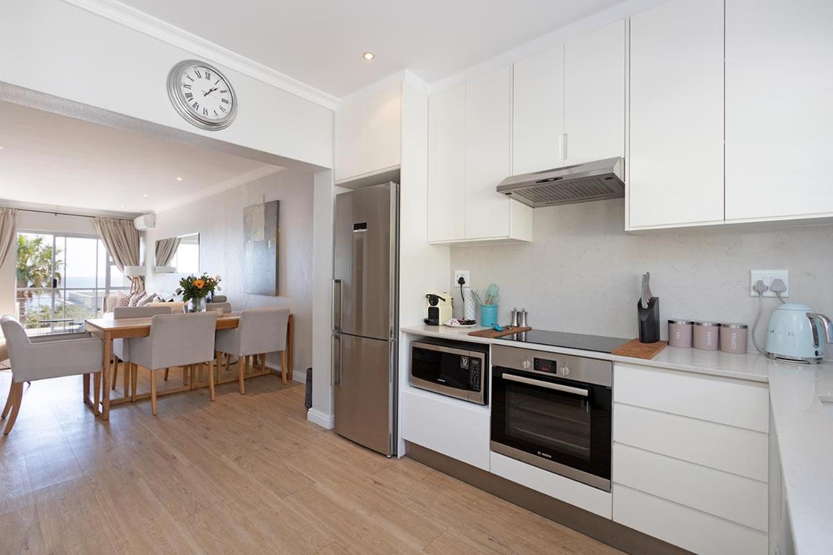 Stunning Sea View Apartment - Camps Bay Kapstaden Exteriör bild